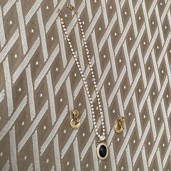 Necklace with clip earrings set - Picture 3 of 3